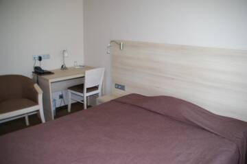 Фото номера Улучшенный одноместный номер Отель Tehvandi Hotell г. Отепя 3
