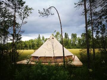 Фото номера Шатер Комплексы для отдыха с коттеджами/бунгало Sokka Holiday Center &amp; Glamping г. Отепя 7